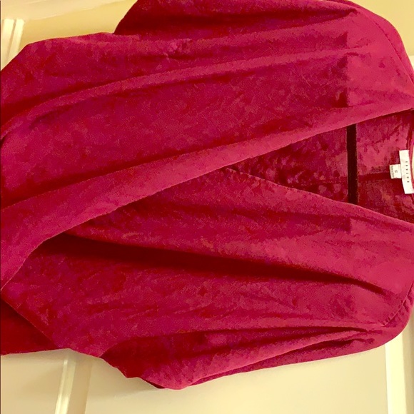 Top - Picture 1 of 2